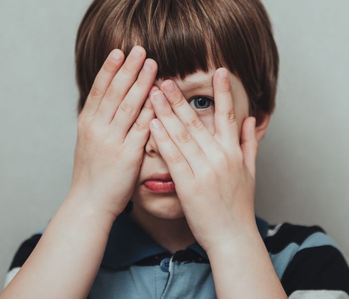 Wenn die Augen des Kindes tieferliegen, kann das ein Hinweis auf diese Erkrankung sein. (Foto: AdobeStock - irena_geo 429277152)