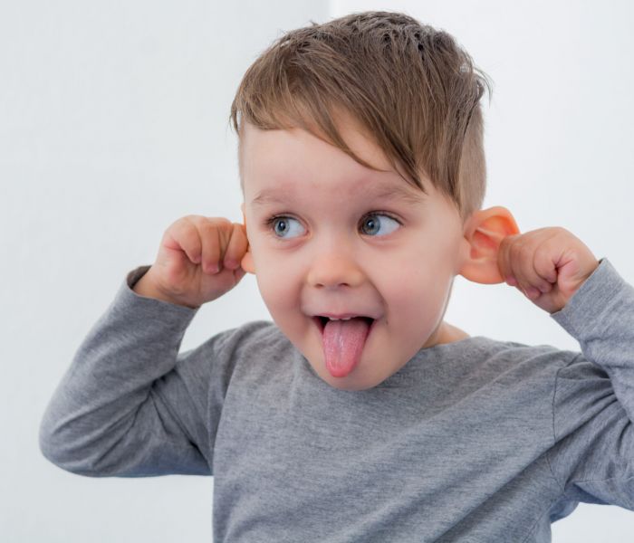 Kinder, deren Ohren tiefer als normal sitzen, können an einem seltenen genetischen Zustand namens Treacher-Collins-Syndrom leiden. (Foto: AdobeStock - Racle Fotodesign 101798157)